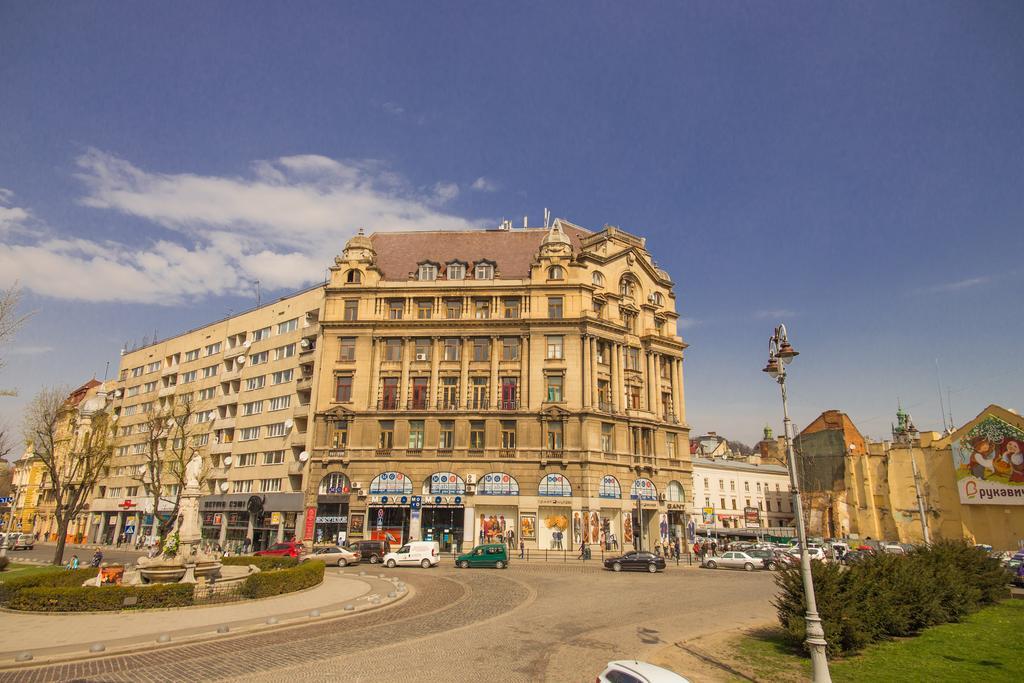 Guest House Adam Mickiewicz Leópolis Exterior foto